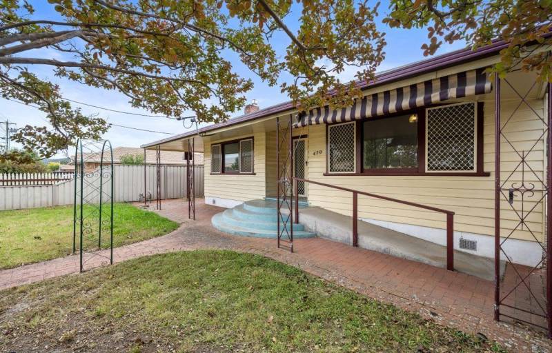 470 Breen St, Lavington, NSW 2641