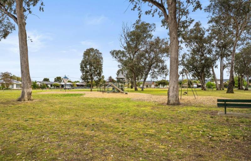 1068 Caratel St, North Albury, NSW 2640