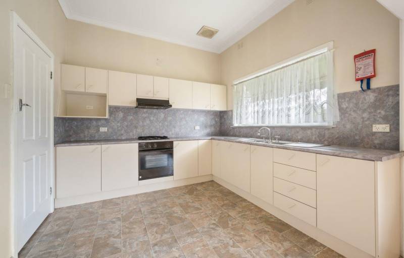 1068 Caratel St, North Albury, NSW 2640